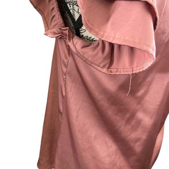 Ruffle satin pink blush top - Picture 4 of 6